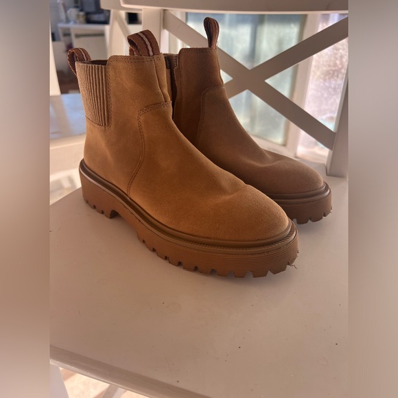 Madewell The Henry Lugsole Boot in Suede Desert Color Distant Sand Size 7.5 - Picture 2 of 8